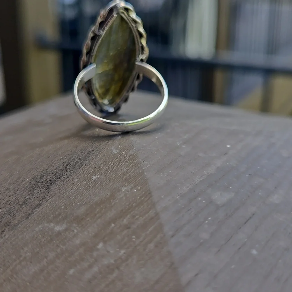 Labradorite Ring - Picture 5 of 7
